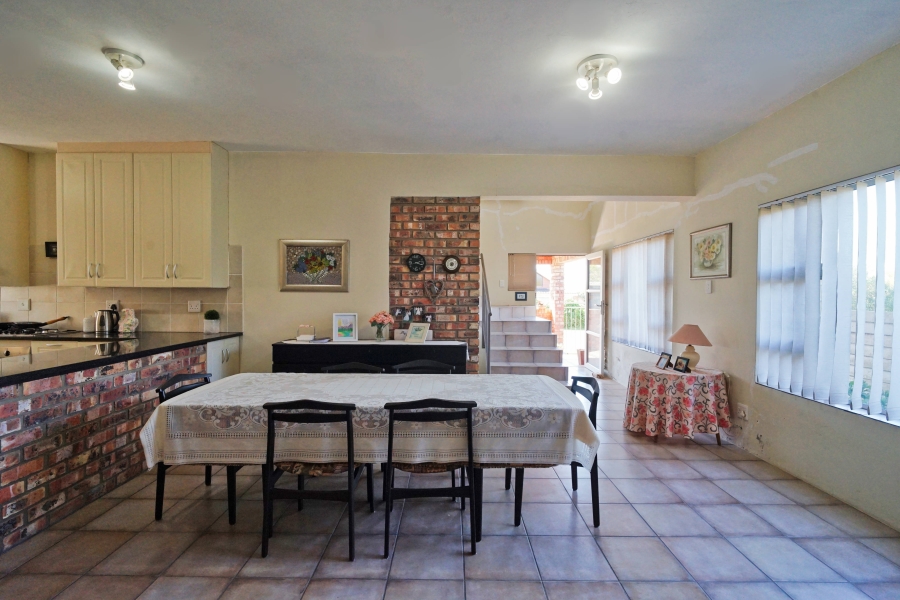 5 Bedroom Property for Sale in Seavale Eastern Cape